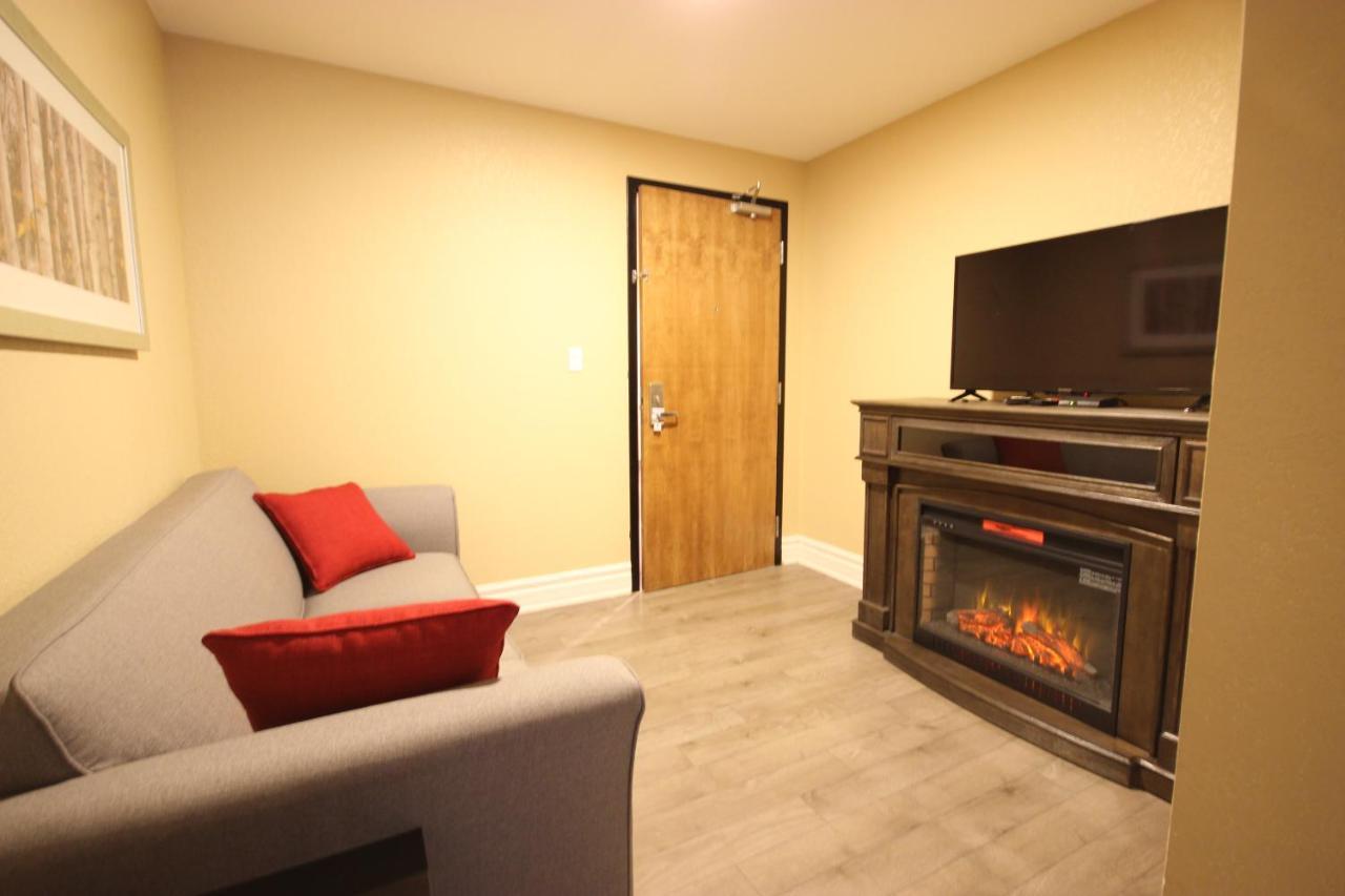 Quality Inn Bracebridge Exterior photo