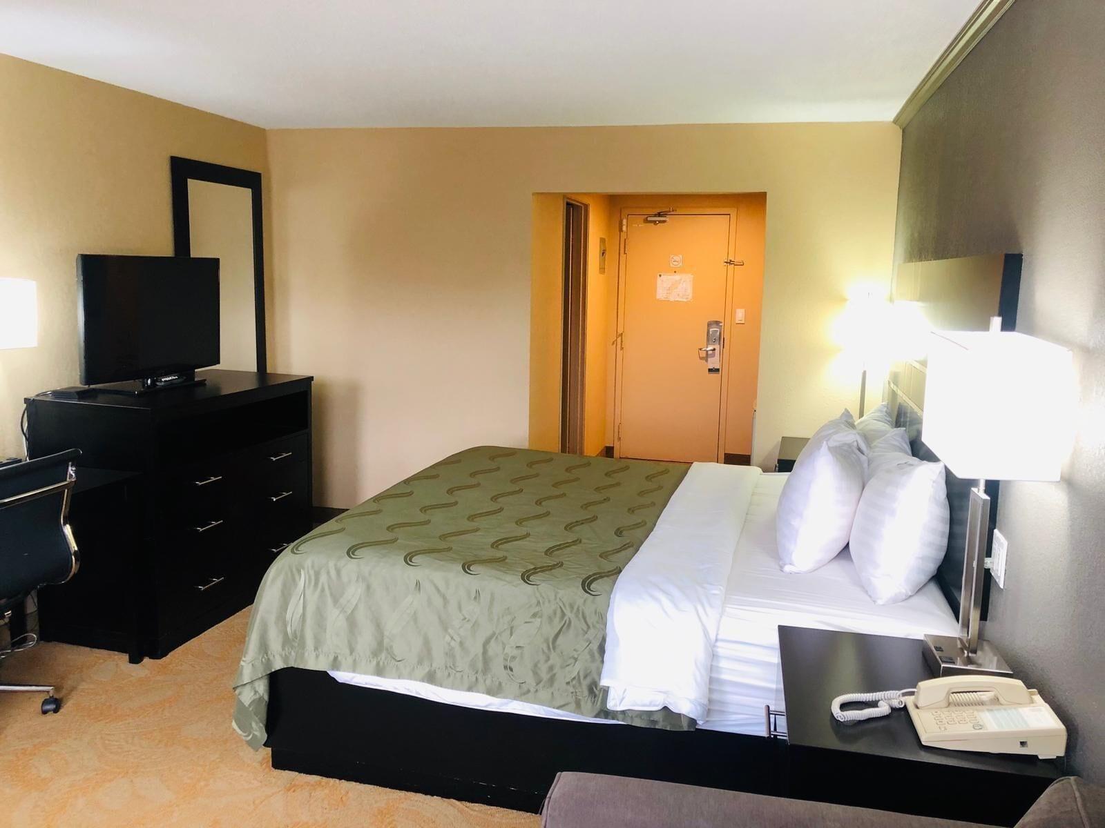 Quality Inn Bracebridge Exterior photo