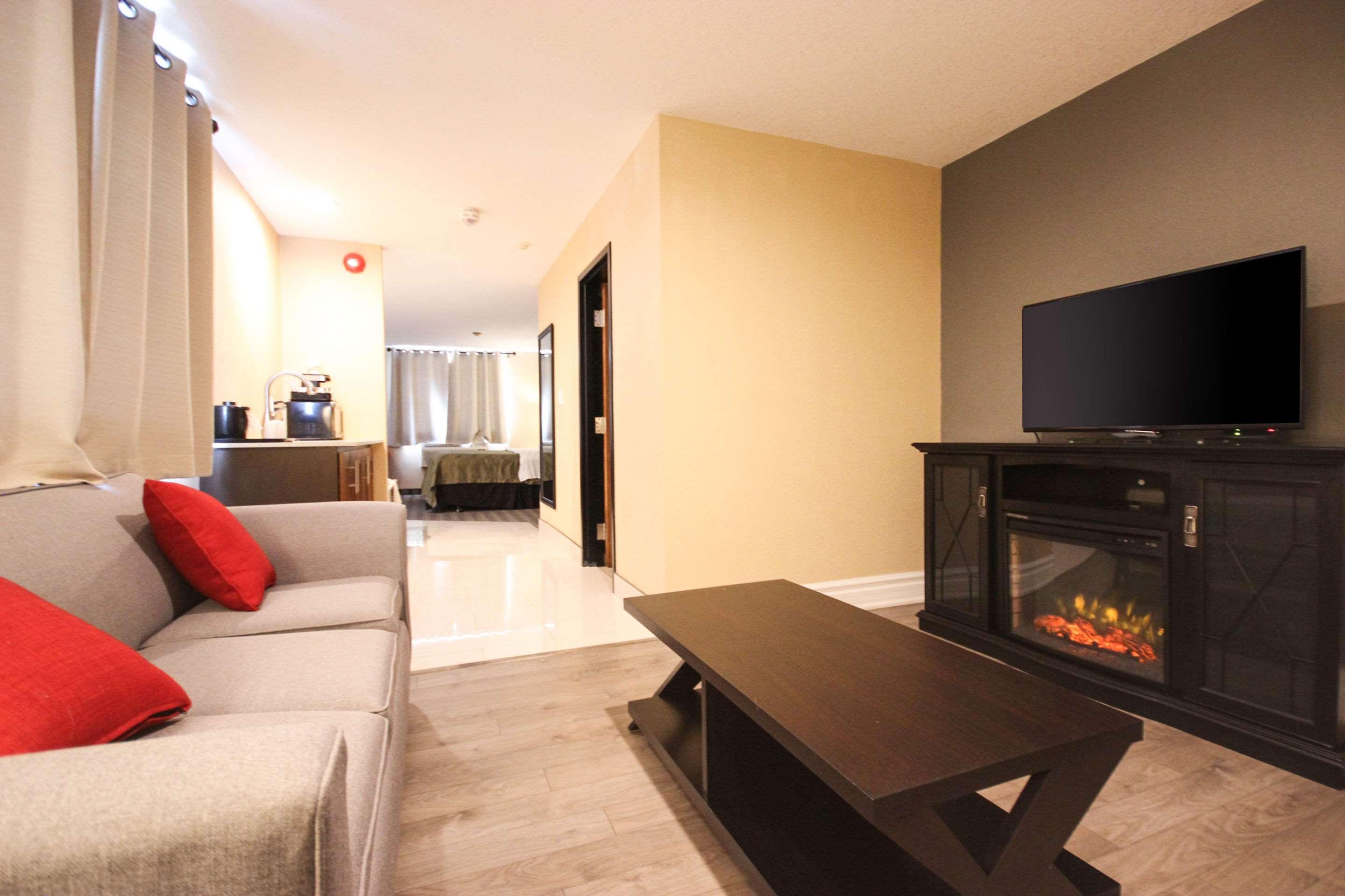 Quality Inn Bracebridge Exterior photo