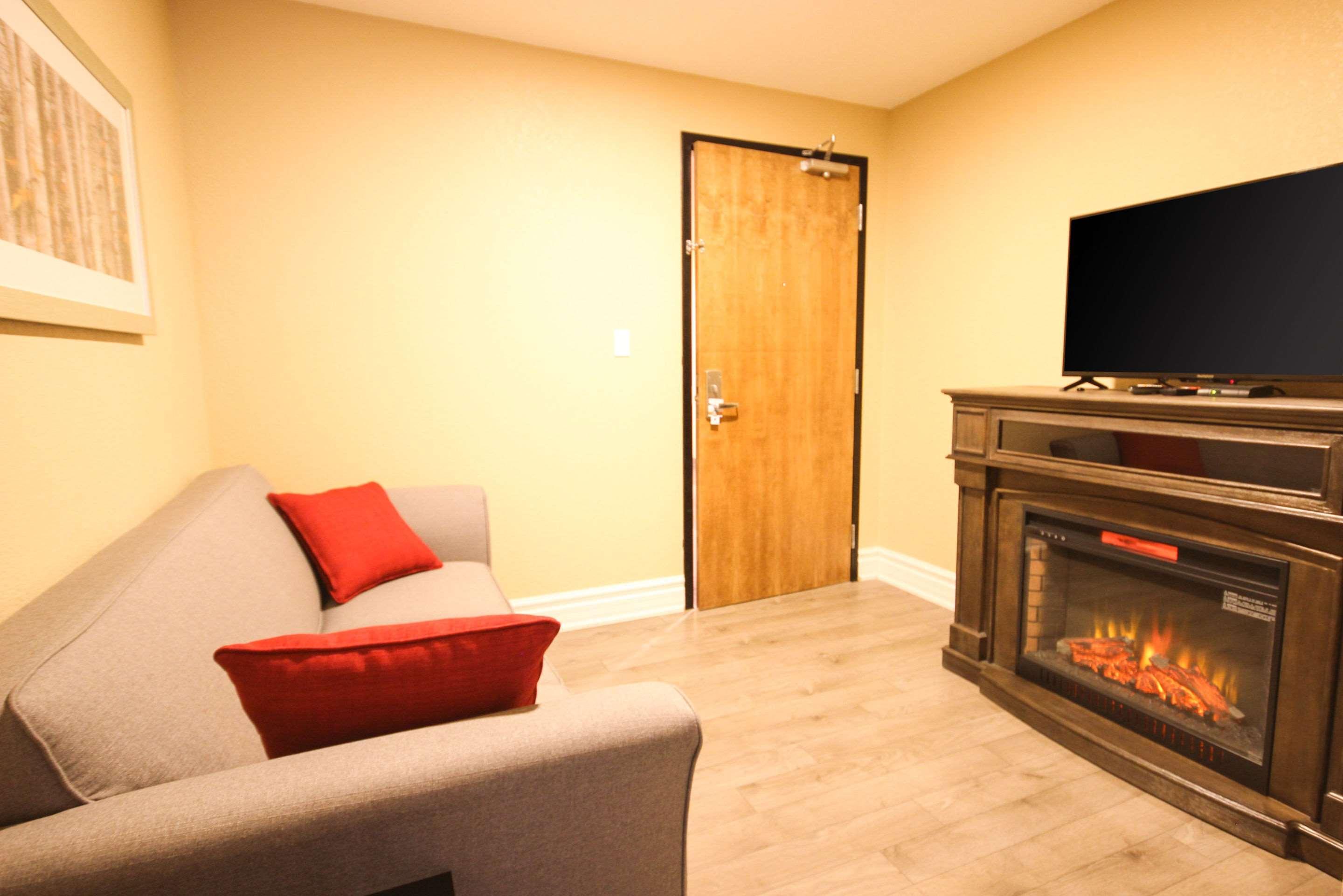 Quality Inn Bracebridge Exterior photo