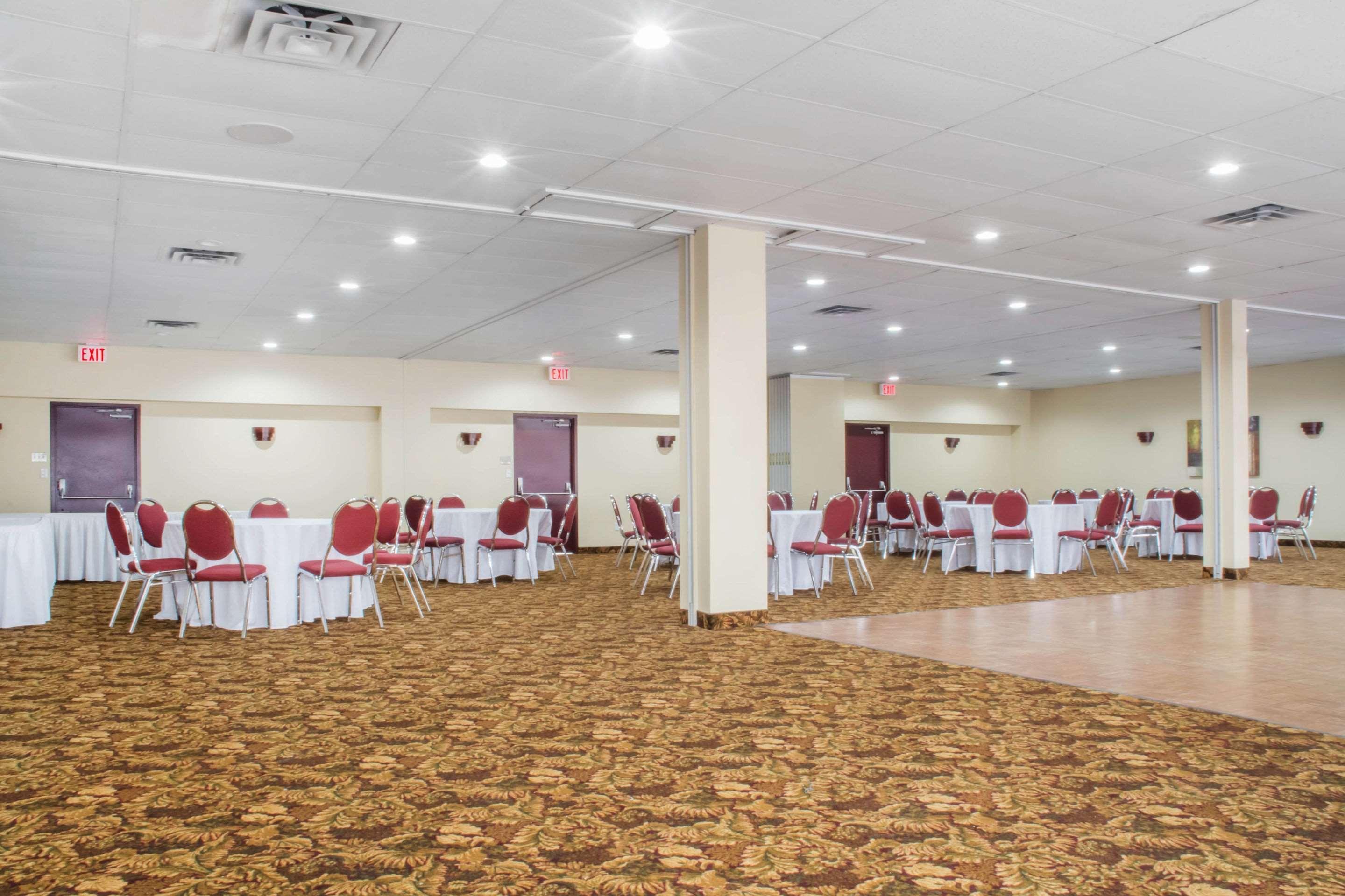 Quality Inn Bracebridge Exterior photo