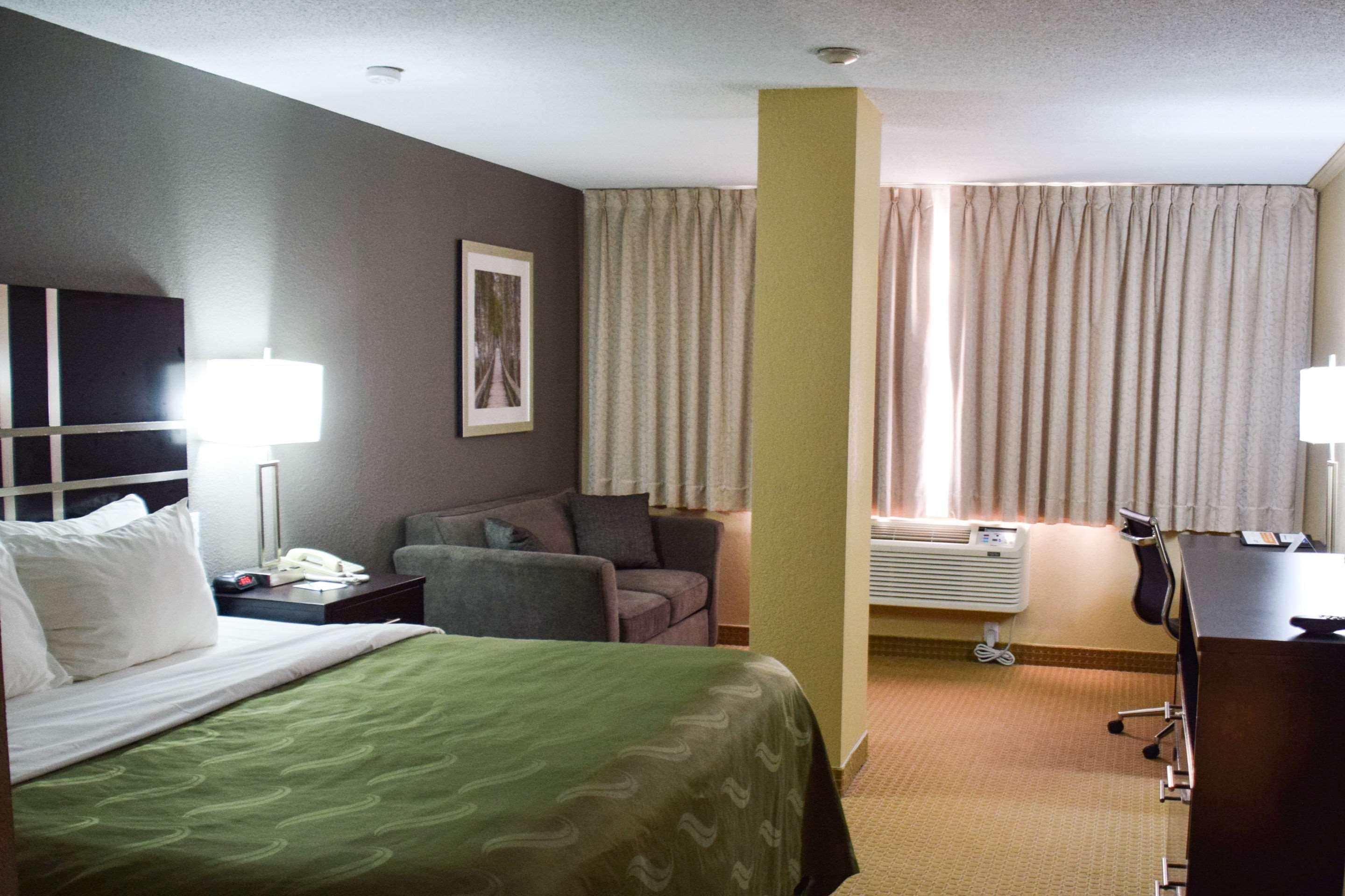 Quality Inn Bracebridge Exterior photo