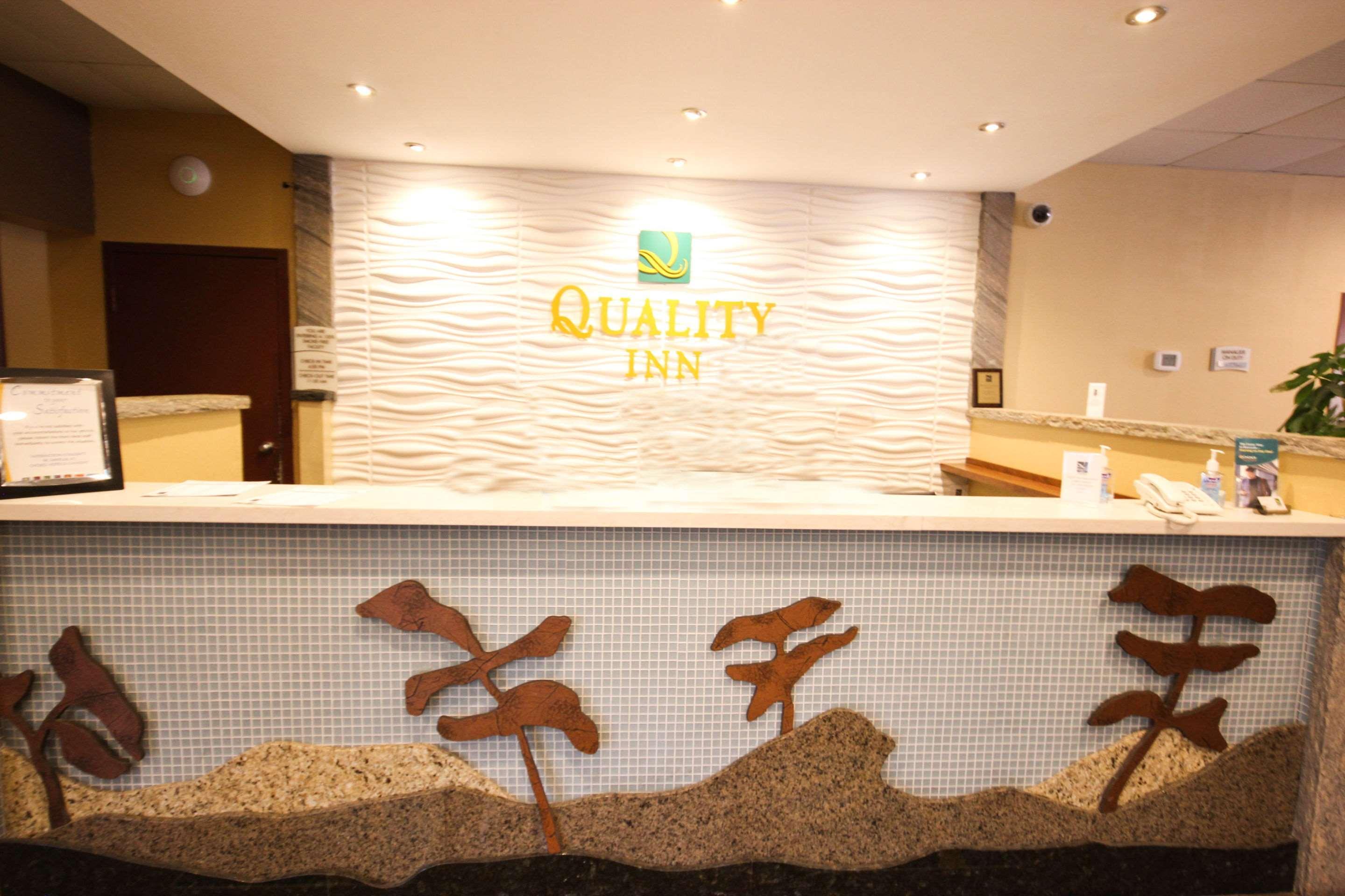 Quality Inn Bracebridge Exterior photo