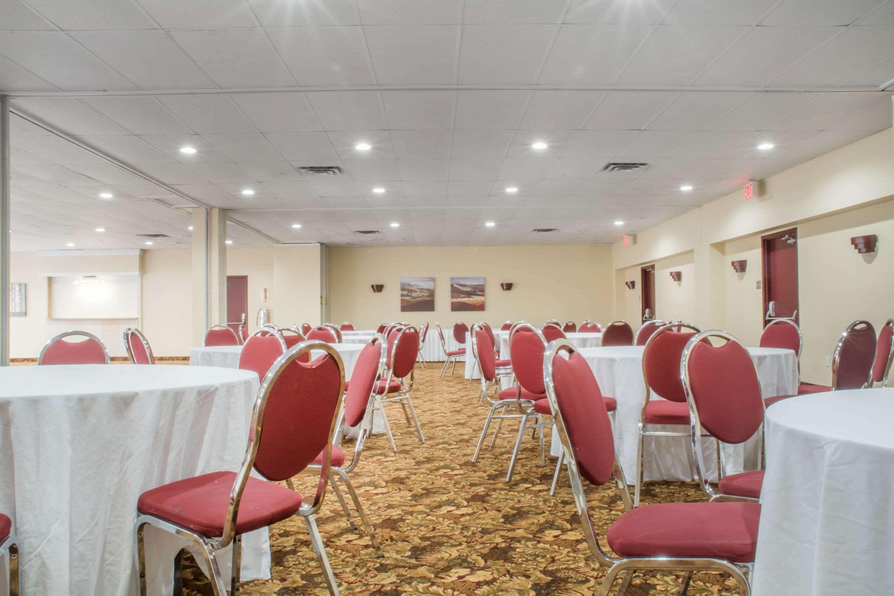 Quality Inn Bracebridge Exterior photo