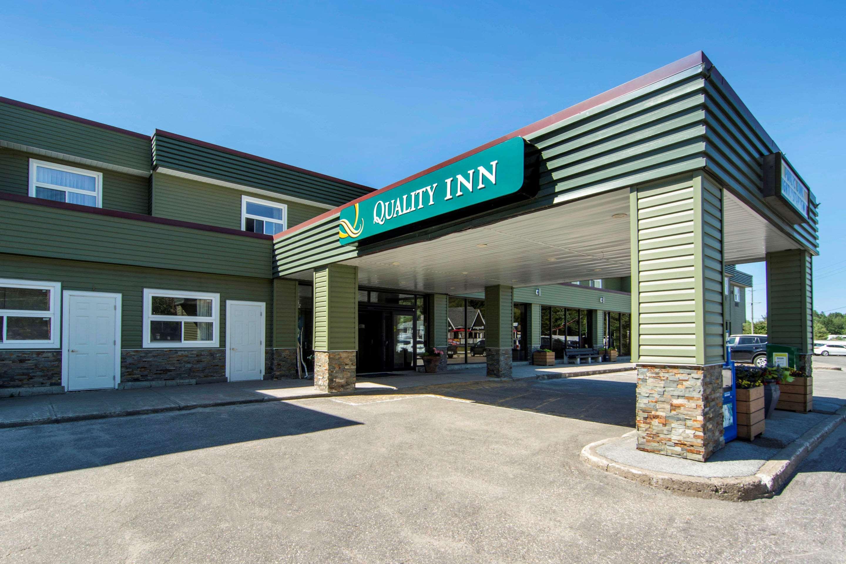 Quality Inn Bracebridge Exterior photo